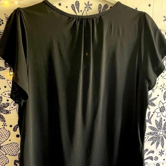 Black flutter sleeve top - Picture 5 of 6